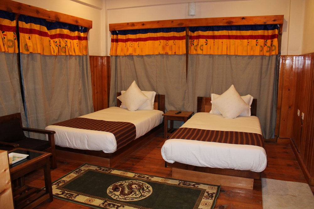 Deluxe Twin Room, 2 Twin Beds, Hill View
