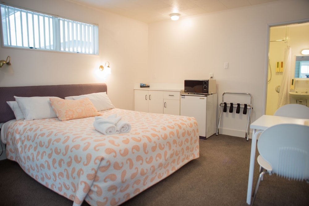 Standard Studio, 1 King Bed photo 1