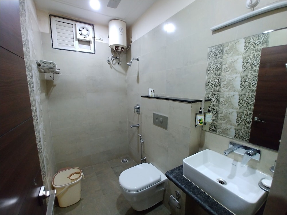 Executive Room, 1 King Bed - Photo 4