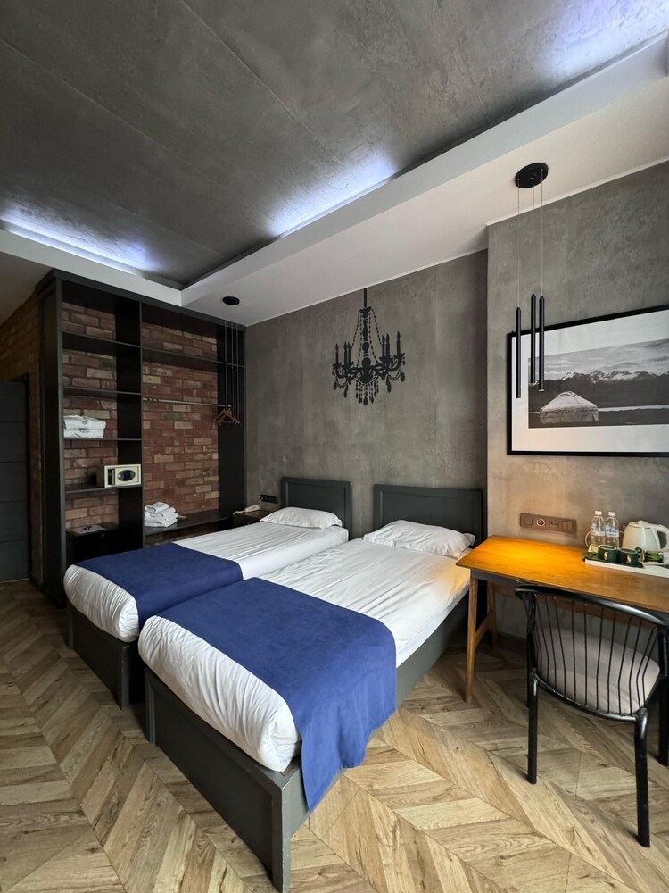 Standard Double or Twin Room photo 3
