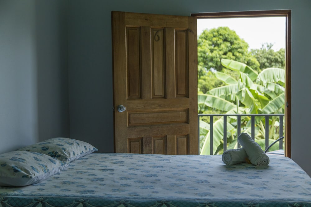 Basic Triple Room, Multiple Beds, Balcony photo 1