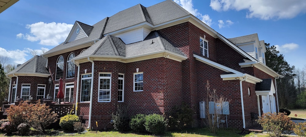 SINGLE FAMILY HOME photo 3