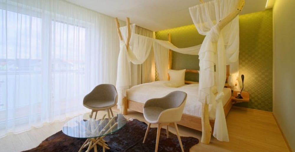 Romantic Double Room, 1 King Bed, Balcony, Garden View