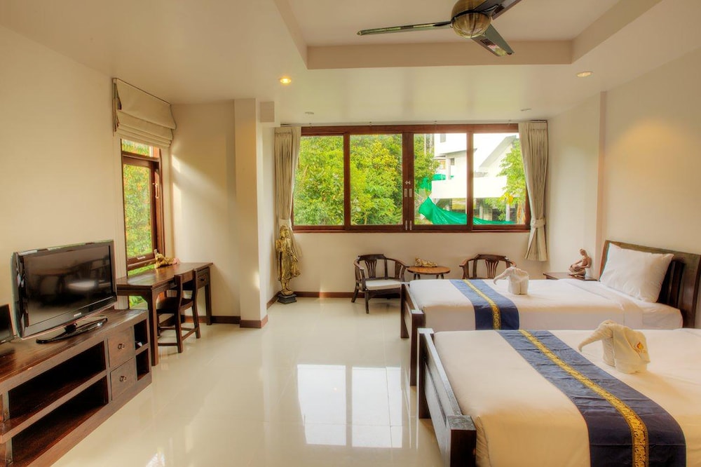 Deluxe with Sea View Balcony - Photo 7