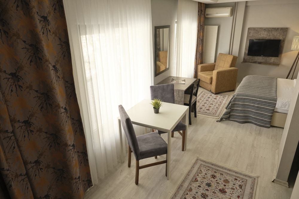 Business Room - Photo 13