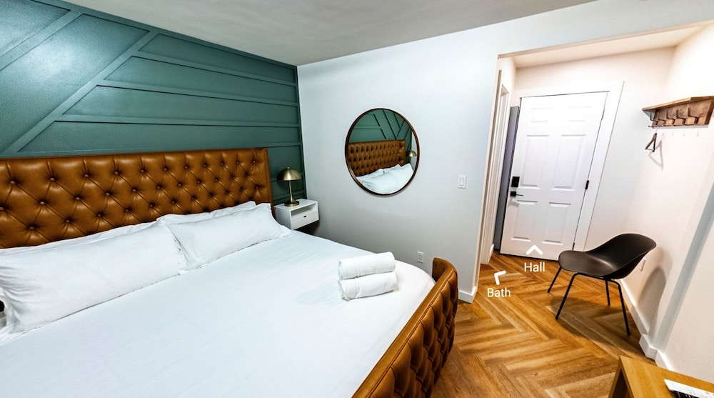 Single King Room photo 2