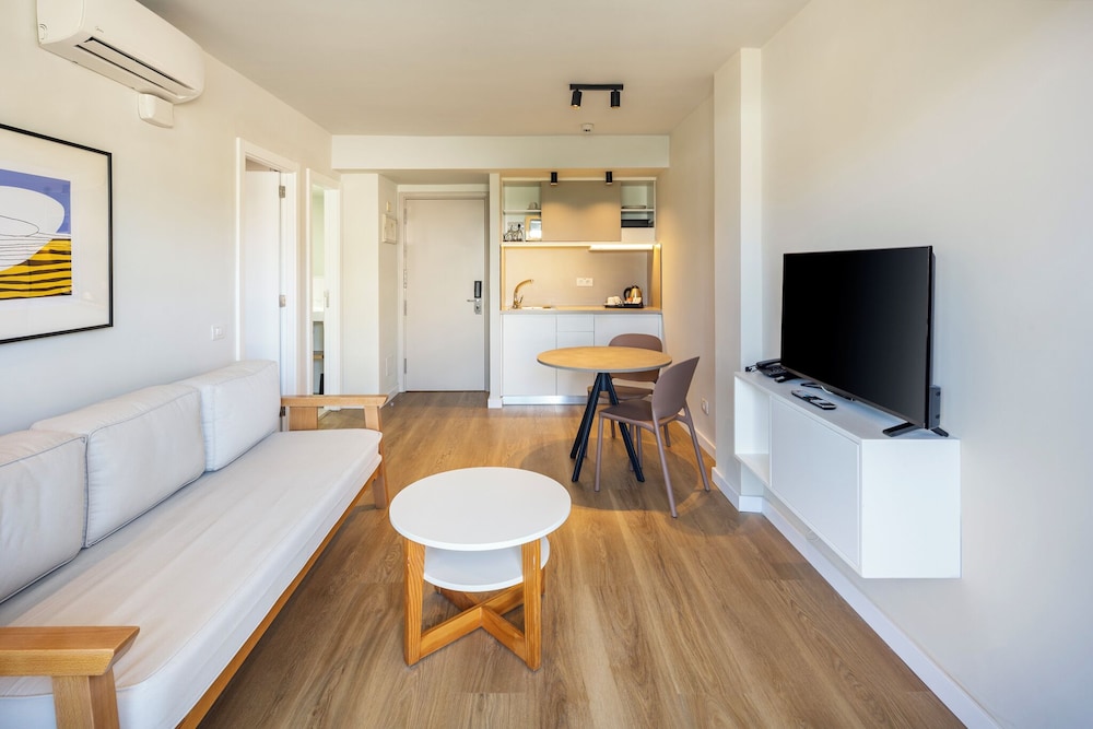 Apartment, 1 Bedroom, Kitchenette (Garden and Pool View, 1 Adult+1 Child) photo 3