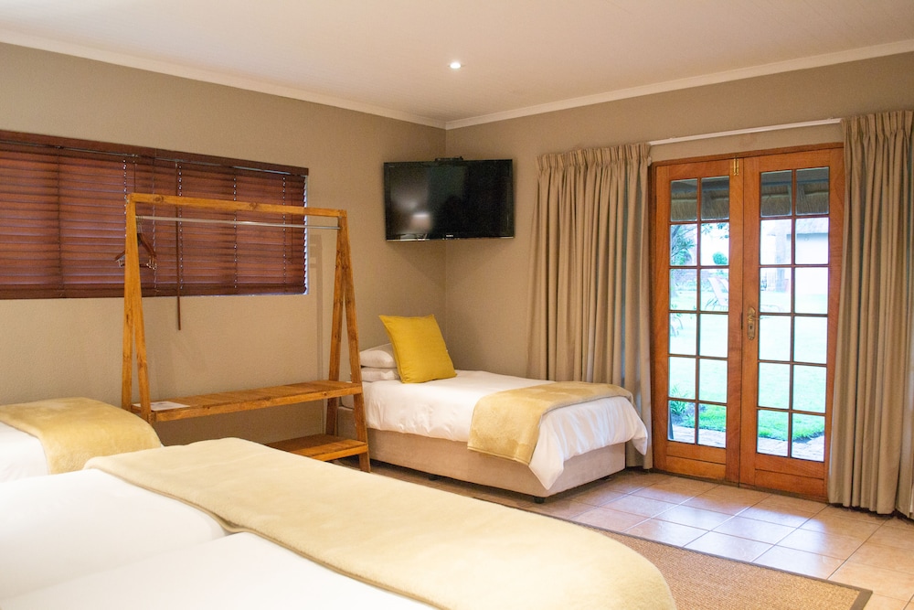 Family Quadruple Room photo 1