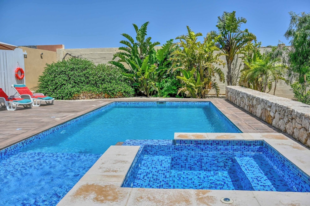 Villa (5 Bedrooms)