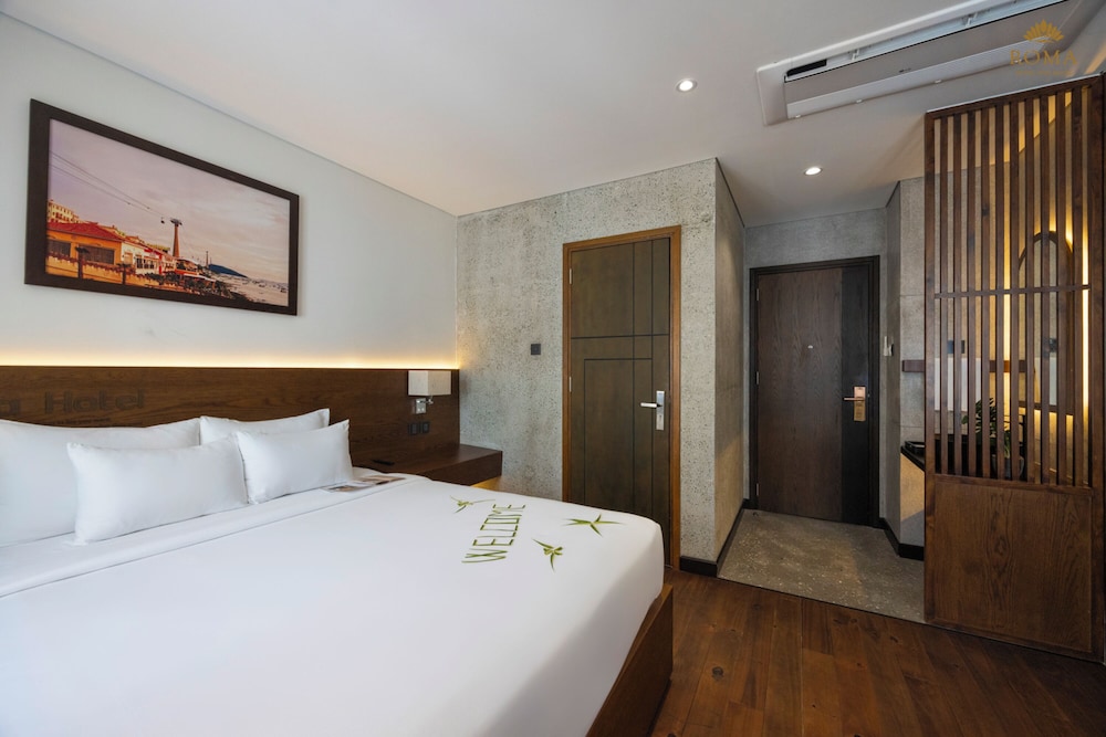Felice, City View, 1 Queen Bed with Window - Photo 2