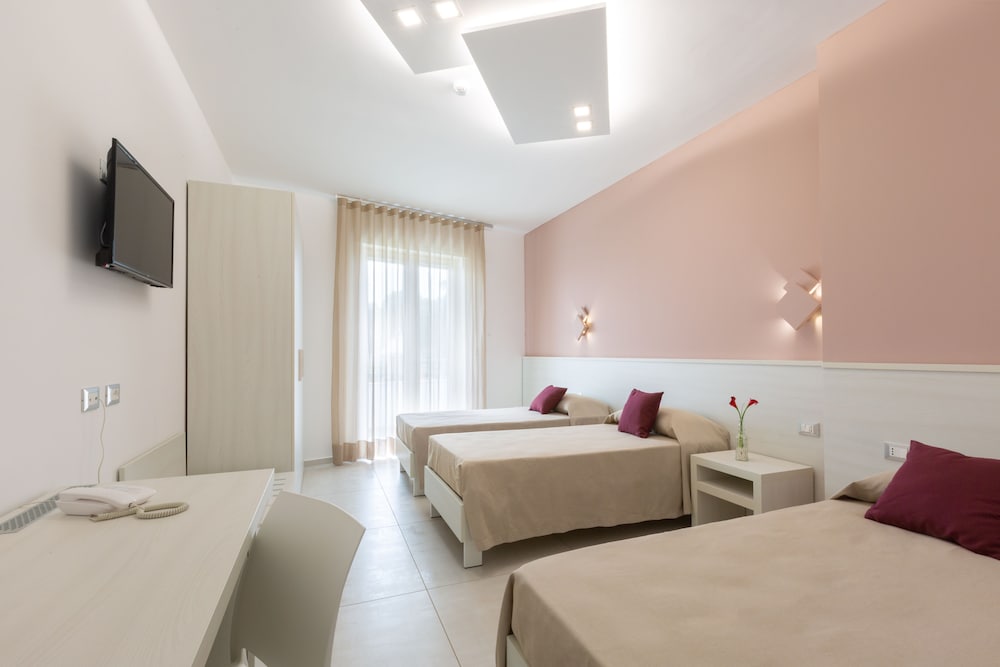 Triple Room photo 2