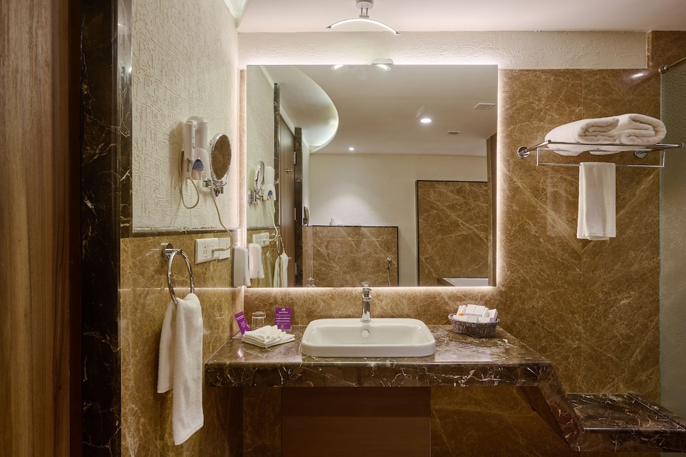 Flora Suite with complimentary airport transfers photo 3
