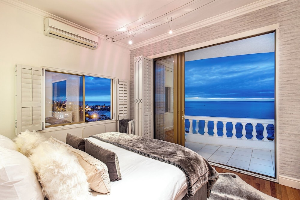 Clifton YOLO Spaces Clifton Beachfront Magic