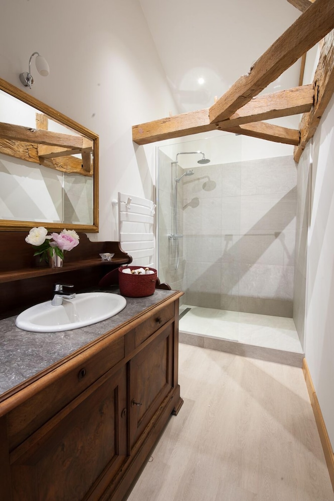 Luxury Suite photo 2