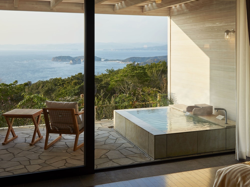 Ocean View Lanai Jr Suite with Open-air Bath, Japanese Dinner, Non Smoking(Adventure World ticket)