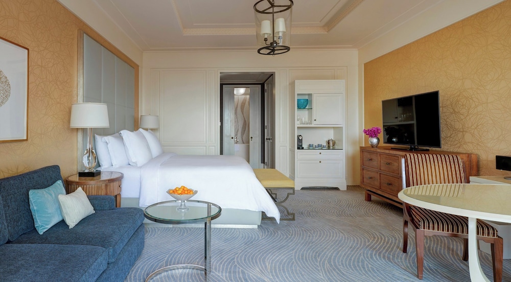 Premier Room, 1 King Bed, Sea View - Photo 3