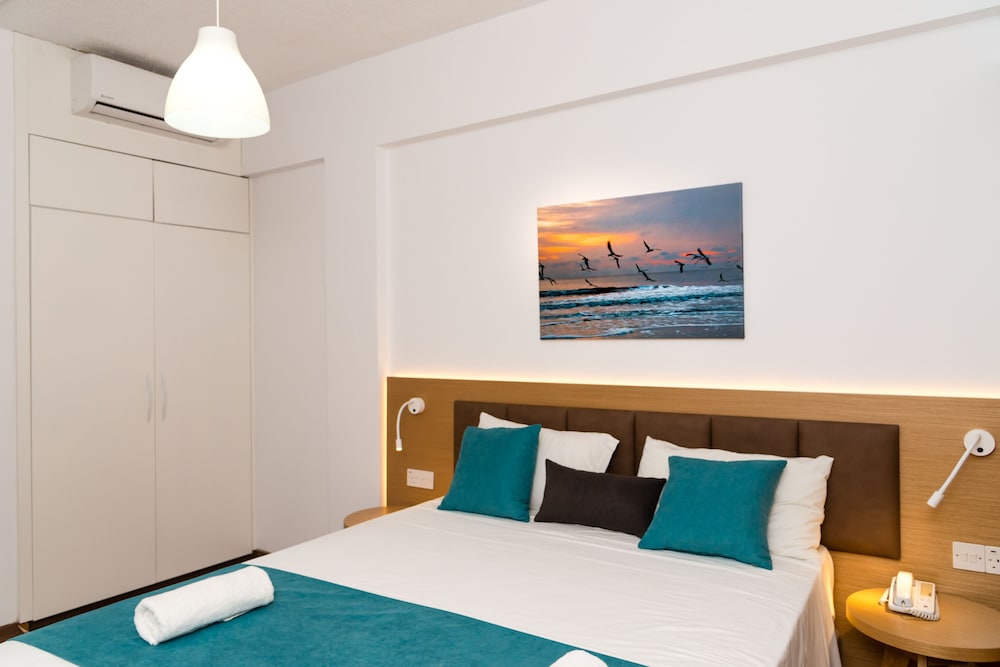 Apartment, 1 Bedroom, Partial Ocean View - Photo 14