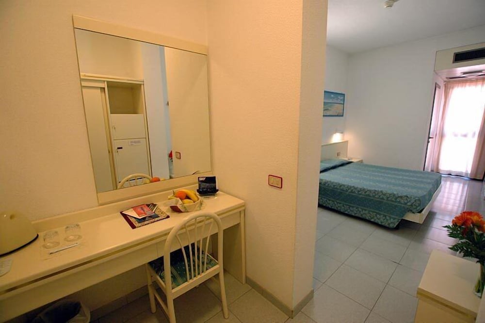Classic Double or Twin Room, Balcony photo 1