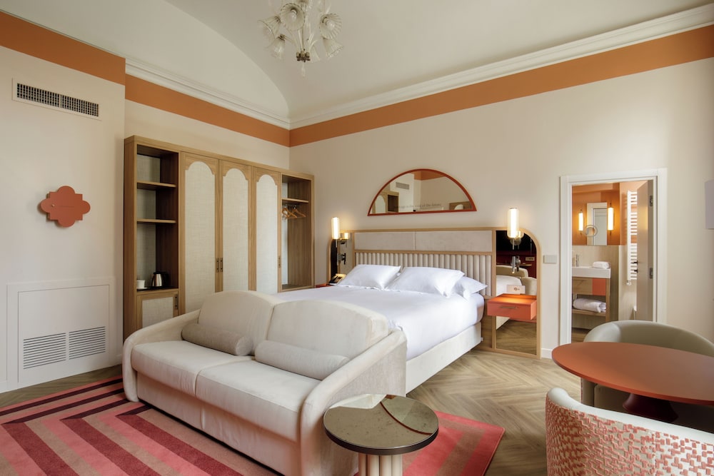 Deluxe Room, 1 King Bed