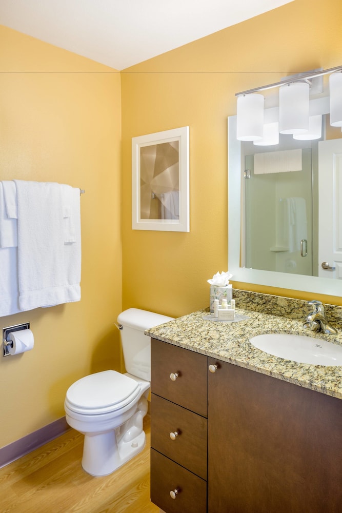 Suite, 1 King Bed with Sofa bed (Mobility Accessible, Tub) - Photo 4
