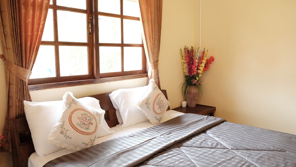 Bungalow with Air Conditioned photo 3