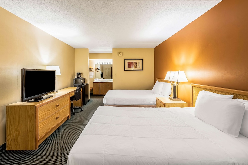 Room, 2 Double Beds, Smoking photo 2