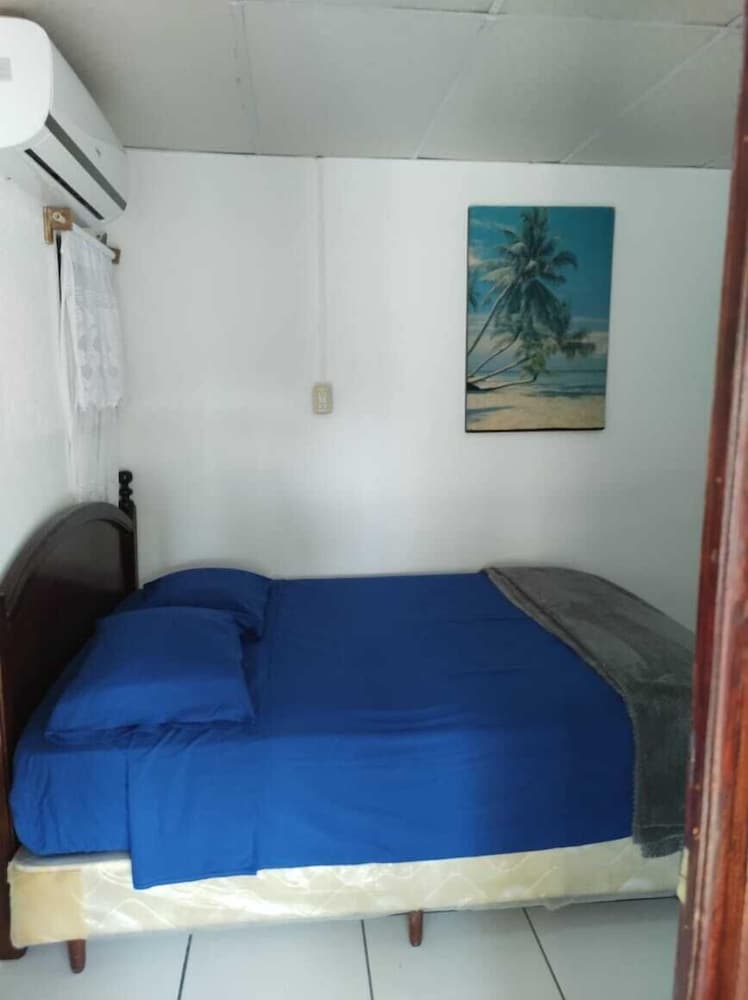 Basic Single Room (AC) photo 3