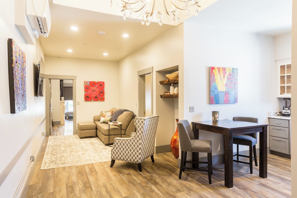 Deluxe Apartment, City View photo 2