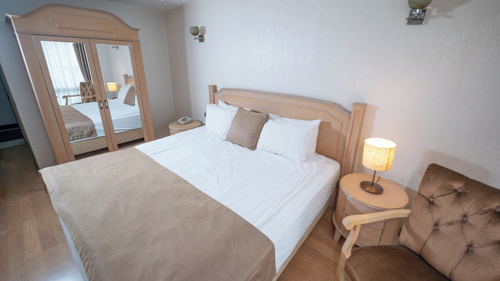 Standard Double Room, City View