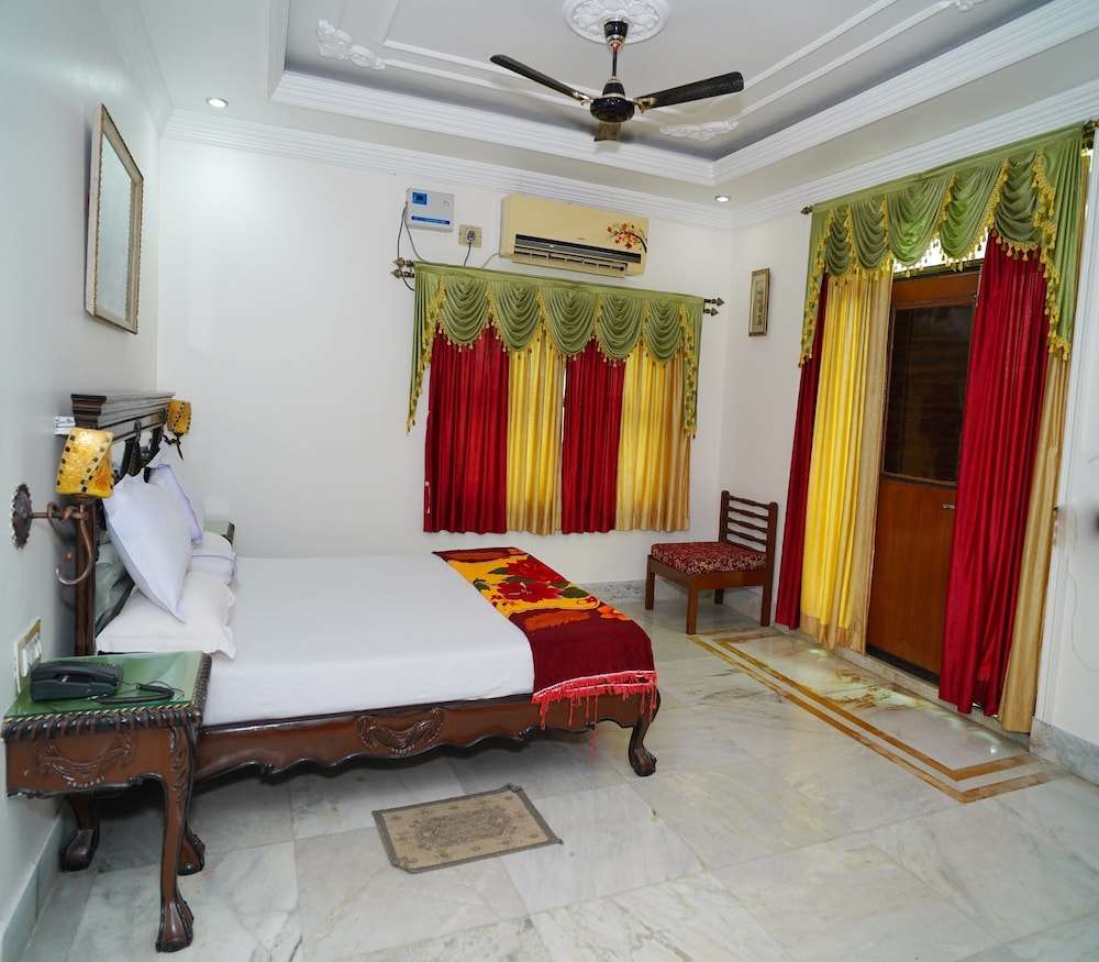 Plaza Junior Suite photo 1