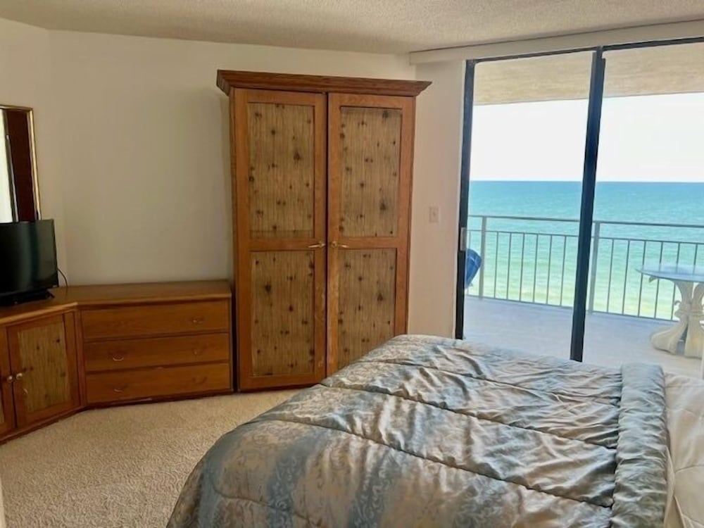 Condo, 2 Bedrooms photo 3