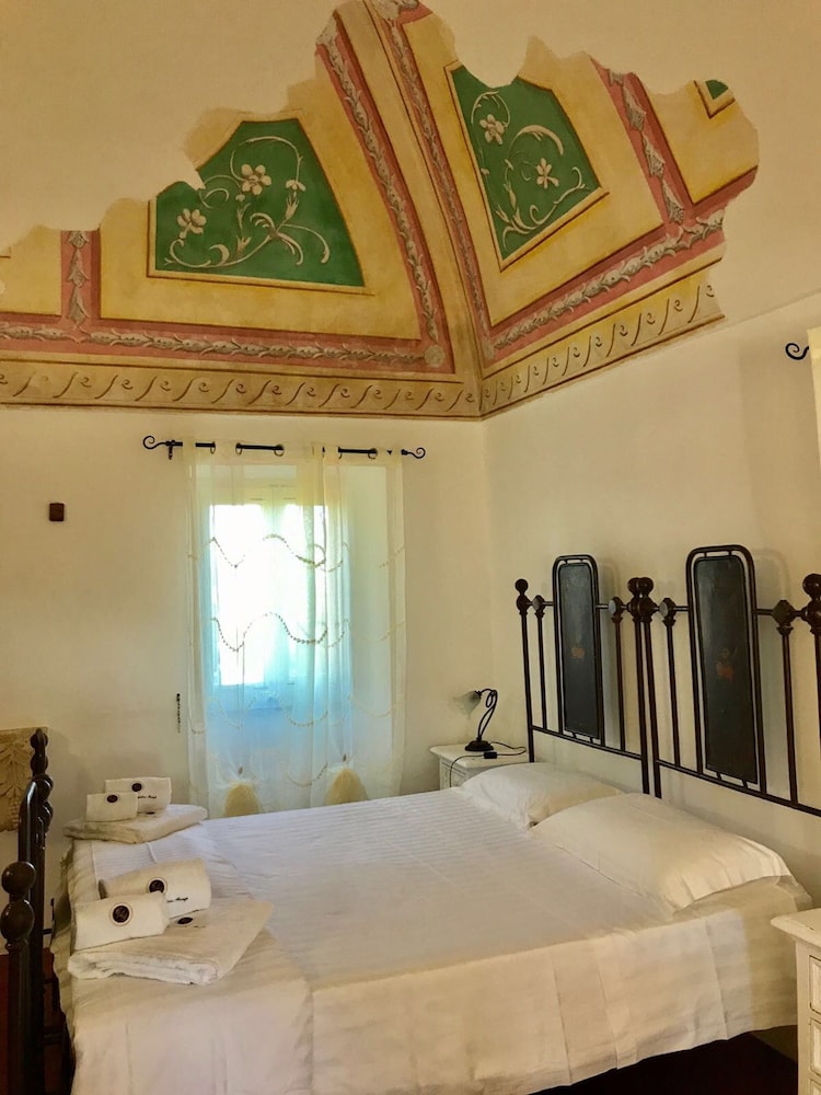 Comfort Suite, Courtyard View photo 3