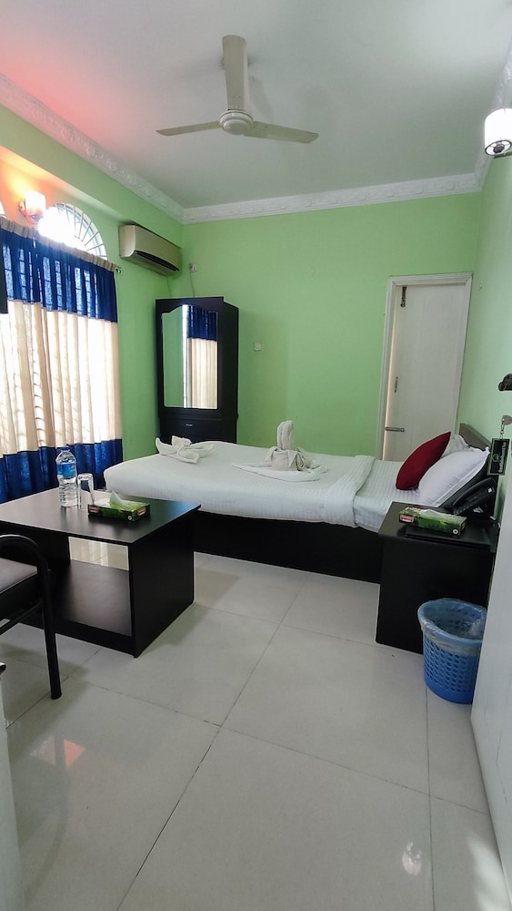 Deluxe Double Room, 1 Bedroom, Balcony, Hill View photo 2