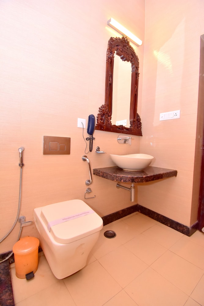 Deluxe Double Room - Photo 11