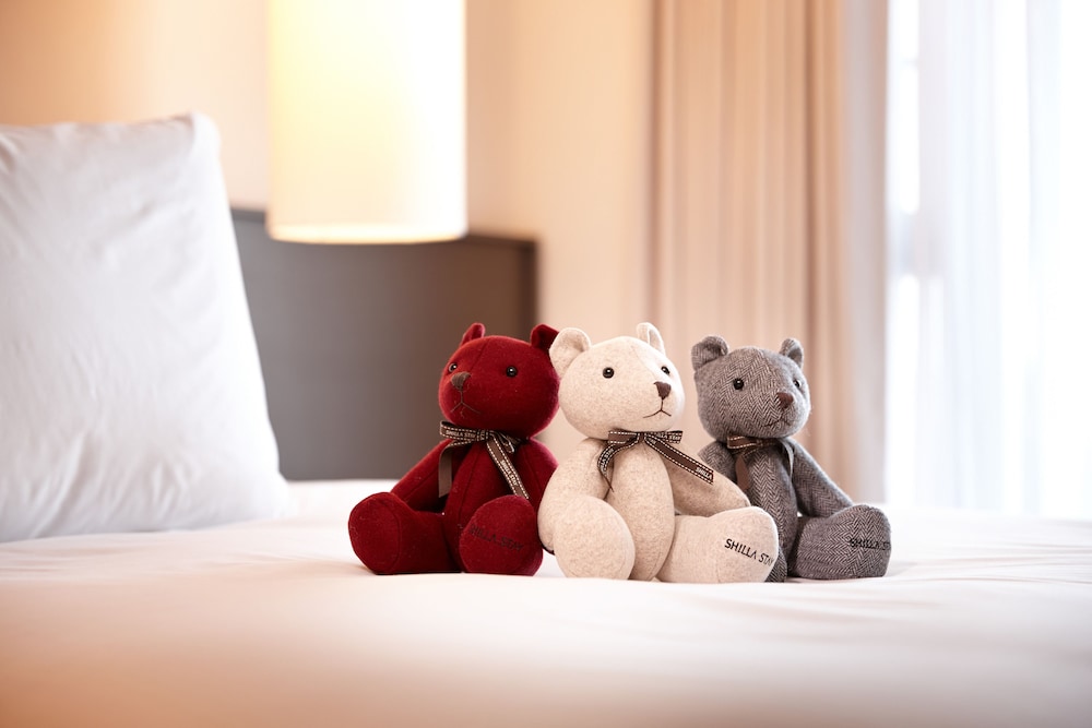 [Silla Duty-FreeShop Coupon Package] Deluxe Double Room(2 Shilla Duty-Free Shop Coupons per booking)