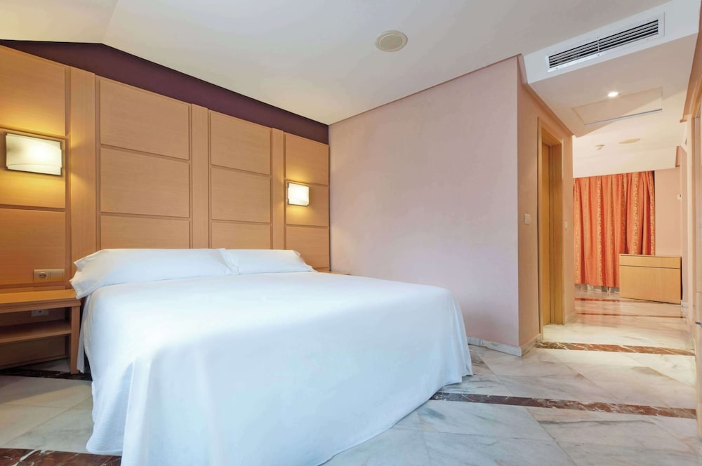 Superior Room, 1 King Bed (Con salon) - Photo 2