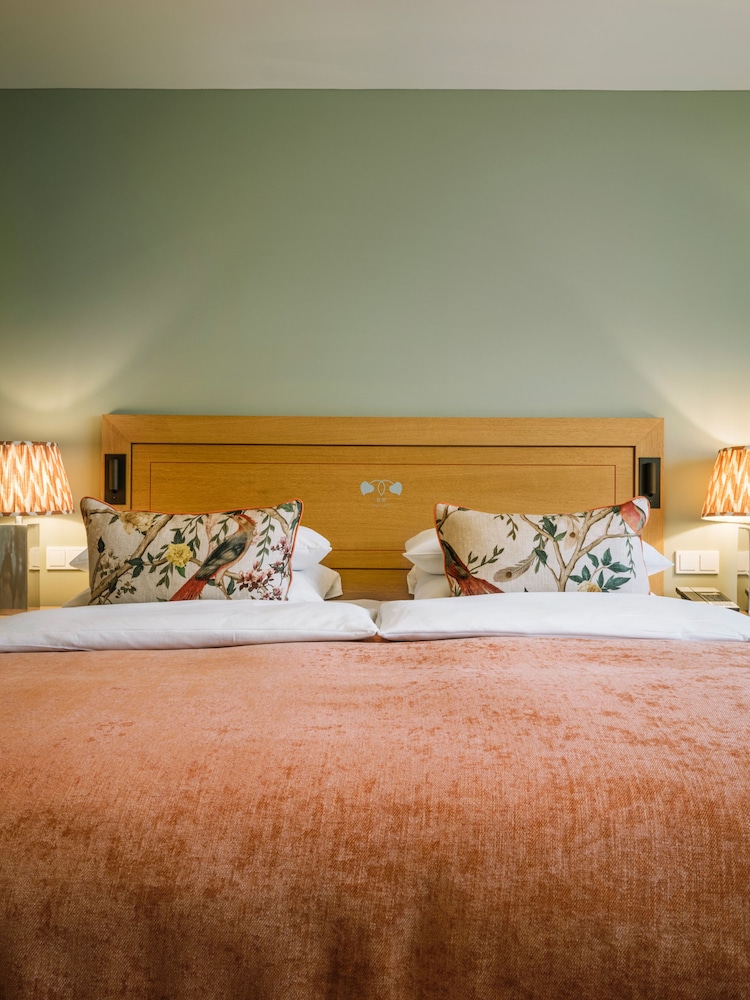 Presidential Suite, Hot Tub, Garden Area photo