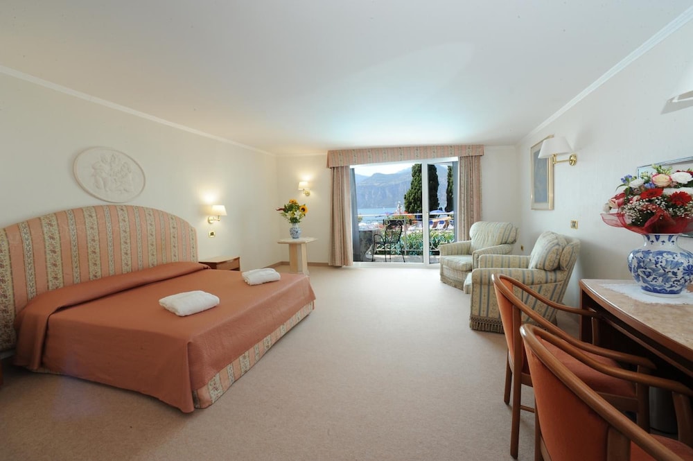 Standard Double Room photo 2