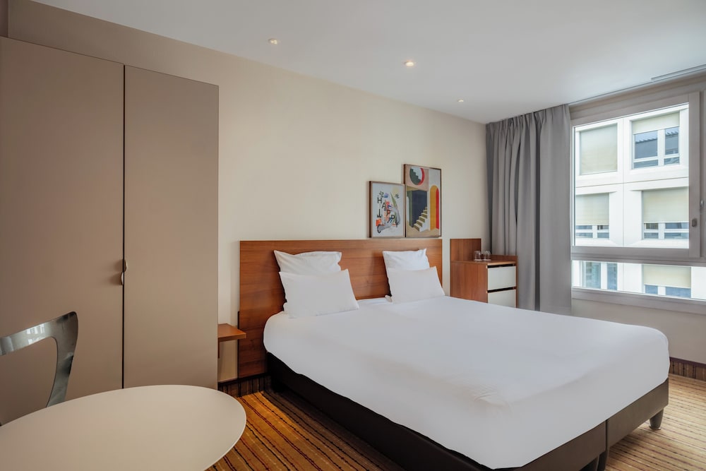 Room, 1 King Bed, Accessible - Photo 1