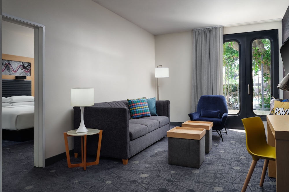Suite, 1 Bedroom photo 3