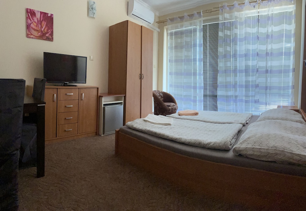 Comfort Room, 1 Queen Bed
