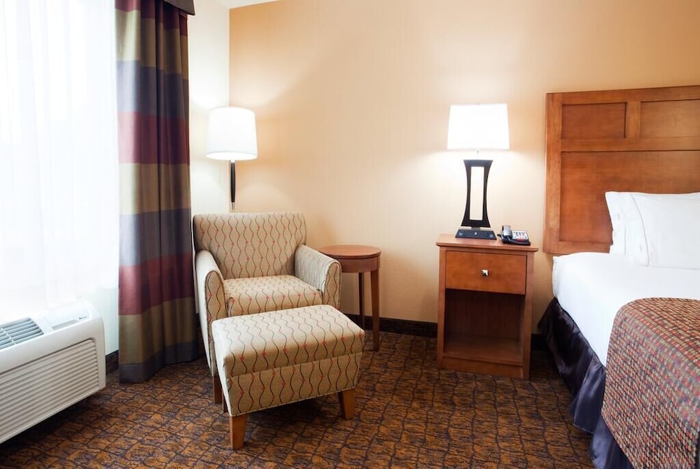 Suite, Multiple Beds - Photo 5