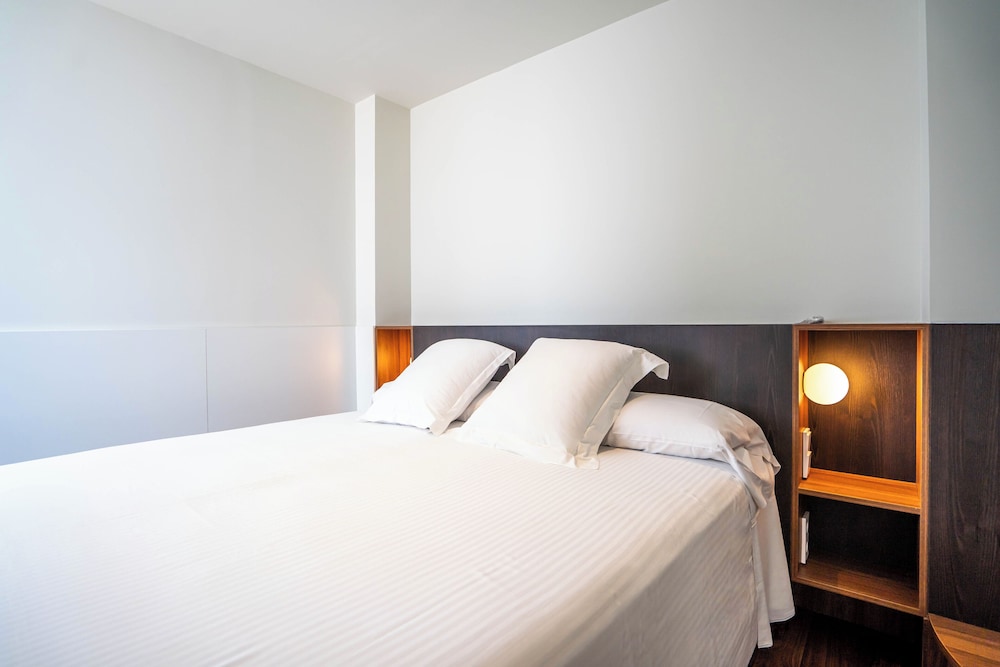 Double Room (TWN 1 pax)