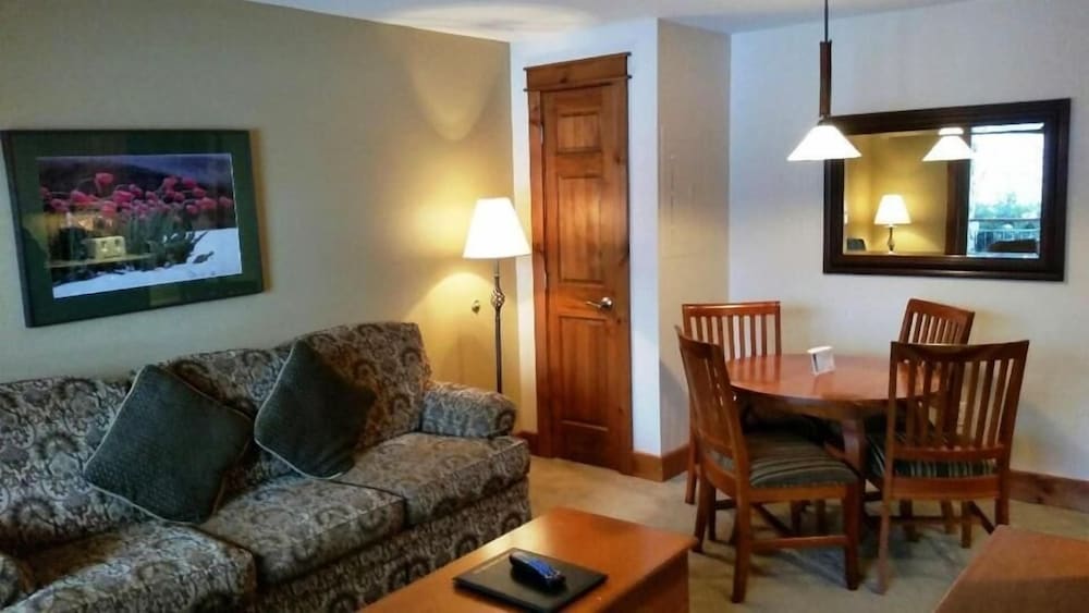 Condo, 1 Bedroom photo 2