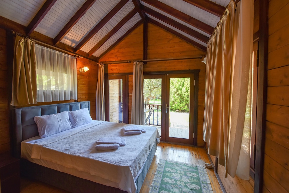 Olive Bungalow photo 2