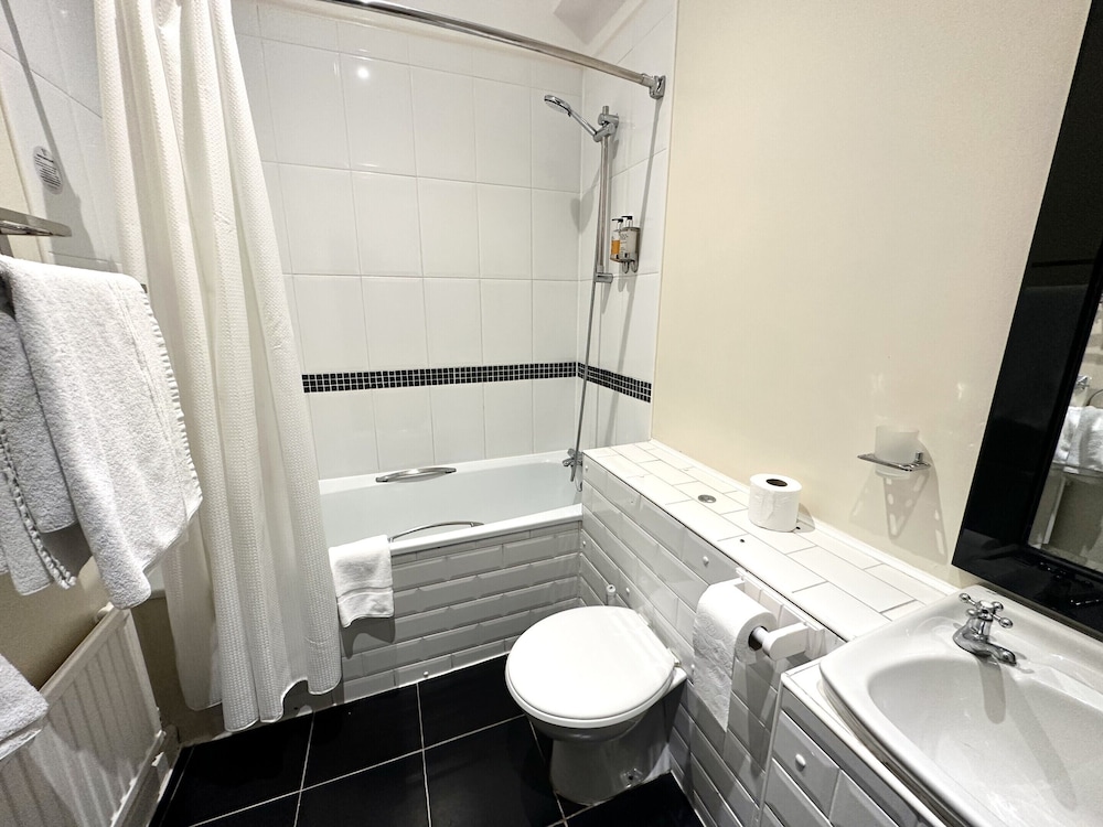 Double Room, Ensuite (4 poster) - Photo 6