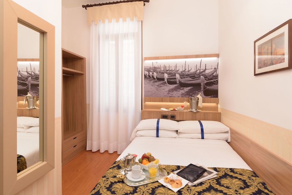 Economy Double Room photo 1