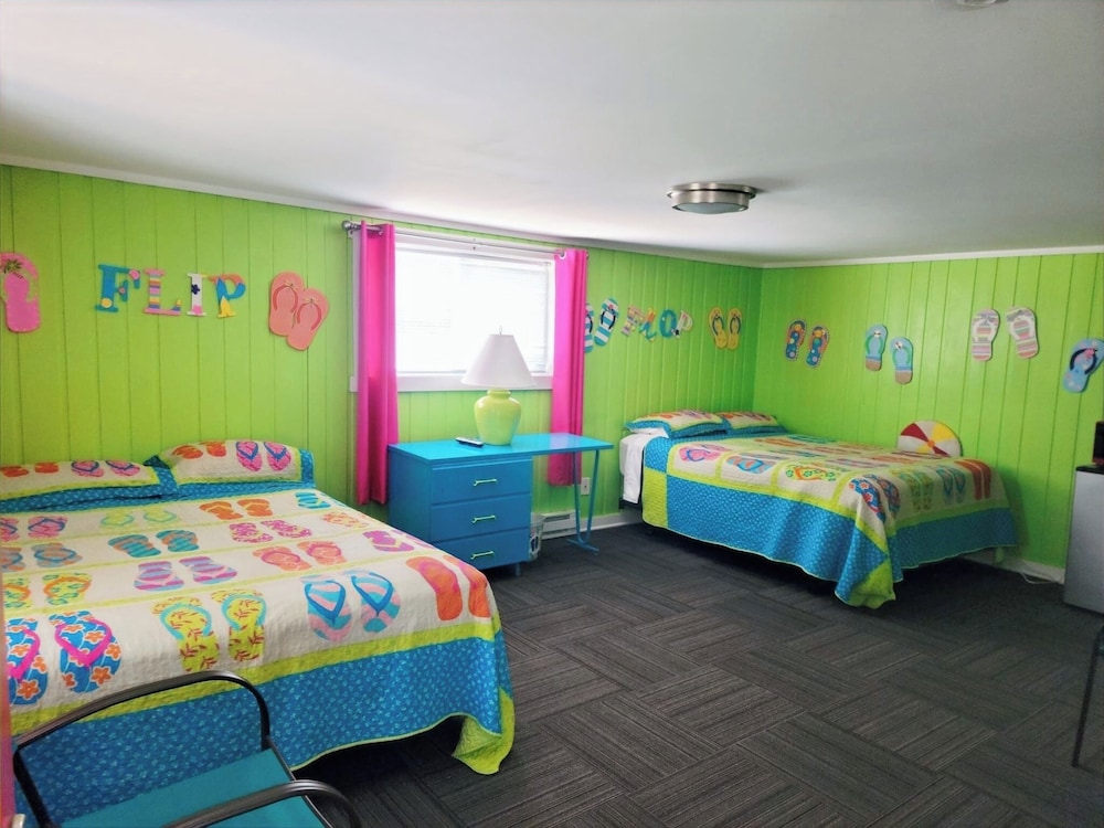 Basic Double Room, 2 Queen Beds photo 1