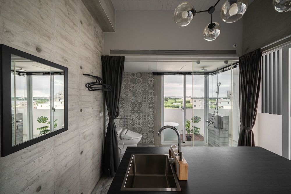 Superior Double Room (401) photo 3