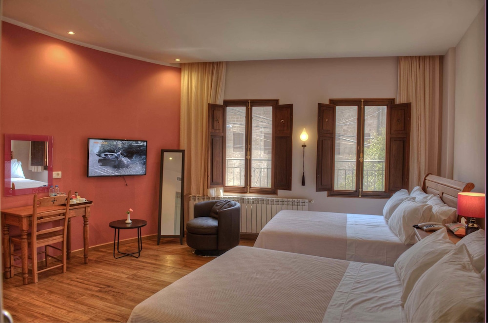 Deluxe Double Room, 2 Queen Beds, City View photo 1